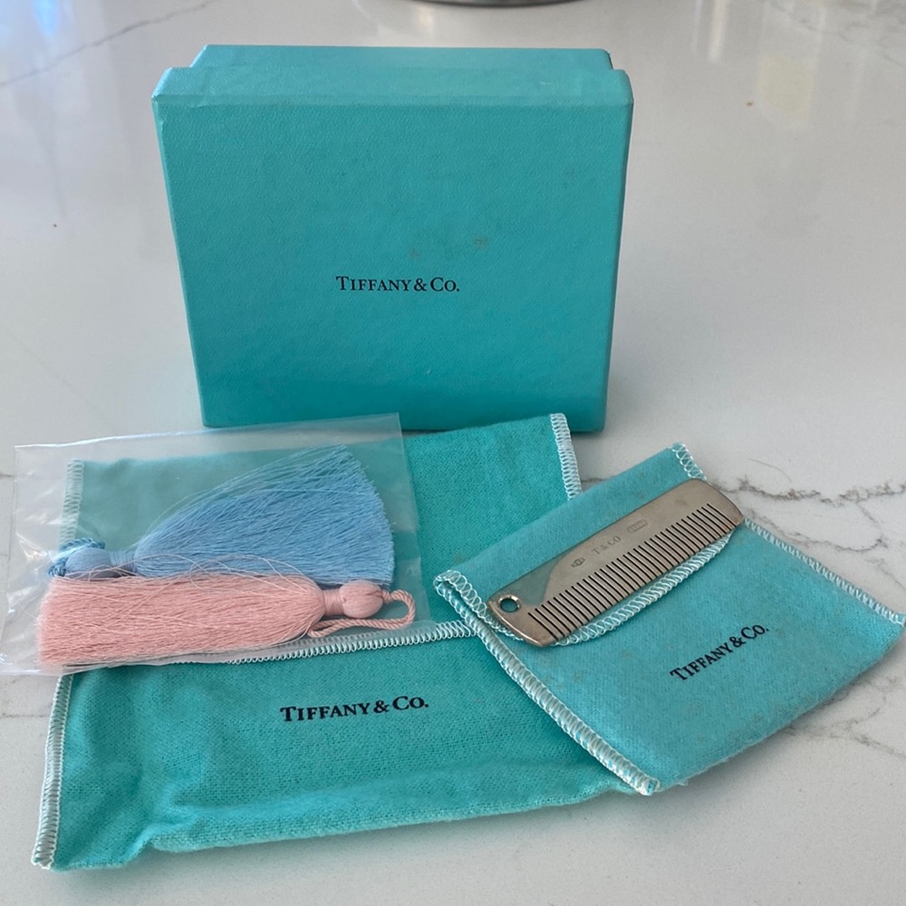 Tiffany & Co. Sterling silver baby comb with pink & blue tassel - Picture 1 of 12